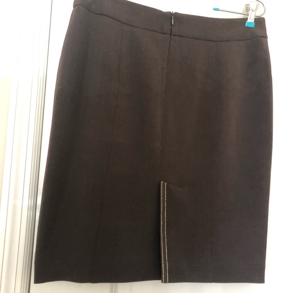Brown straight skirt. - Picture 4 of 6